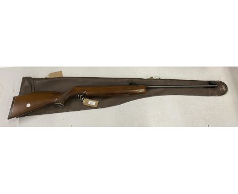 A GOOD QUALITY BEEMAN MODEL R1 .22 CALIBRE AIR RIFLE, 50CM BARREL, STAMPED SAN RAFAEL CALLIFORNIA, COMPLETE WITH SLIP CA 