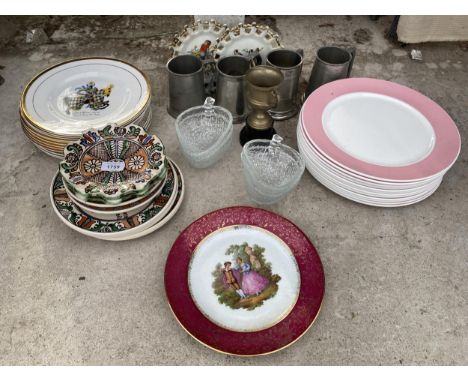 AN ASSORTMENT OF ITEMS TO INCLUDE CERAMIC PLATES, TANKARDS AND GLASS BOWLS ETC 