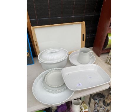AN ASSORTMENT OF WHITE CERAMIC WARE TO INCLUDE FLAN DISHES, A TUREEN DISH AND A JUG ETC 