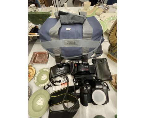 A QUANTITY OF CAMERAS TO INCLUDE A NIKON F80, MINOLTA AUTOFLASH, PANORAMA WIDE PIC, TWO WITH CASES PLUS A TOWN AND COUNTRY CA