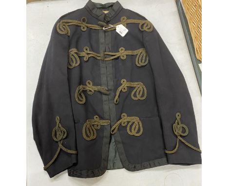 A LATE 19TH/EARLY 20TH CENTURY ARMY OFFICERS DRESS JACKET, BY HENRY POOLE &amp; CO, SAVILLE ROW, LONDON 