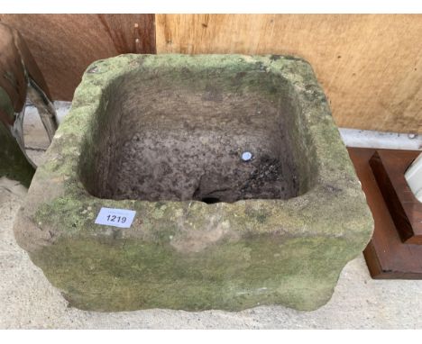 A SMALL SANDSTONE TROUGH (48CM X 39CM X 27CM) 