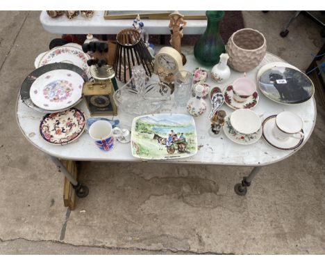 A LARGE ASSORTMENT OF CERAMIC AND GLASS ITEMS TO INCLUDE AN AYNSLEY VASE, CUPS AND SAUCERS AND CLCOKS ETC 