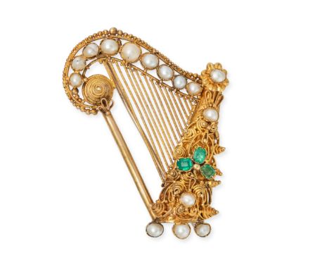 AN ANTIQUE EMERALD AND PEARL HARP BROOCH in yellow gold, designed as a harp set with cushion cut emeralds and pearls, no assa