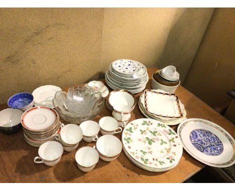 A mixed lot of china including a set of eight Royal Doulton Beaufort teacups (each: 7cm), eight saucers, six side plates and 