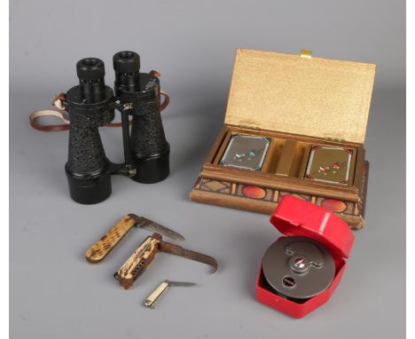 A small quantity of collectables, to include Bino Prism No5 Mk2 binoculars bearing broad arrow mark, horn handled folding kni