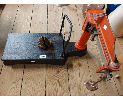 A set of vintage Frank Thomas and Sons platform scales