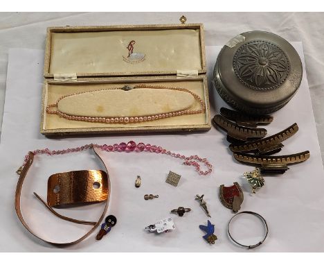 A bag containing a small quantity of collectable items including vintage Norwegian pewter pot containing a quantity of enamel