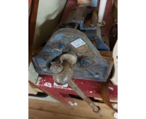 A vintage Paramo No.50 bench vice
