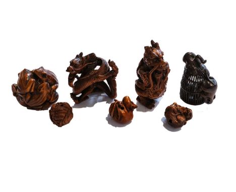 Seven Japanese netsuke and carvings