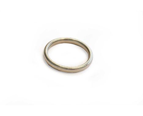 A platinum band ring, finger size QGross weight 6.7 grams.