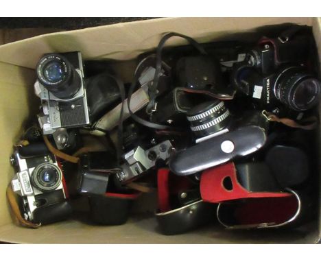 Box of vintage camera to mainly include Practica.(B.P. 21% + VAT) 