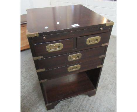 Reproduction mahogany campaign style collectors cabinet with carrying handles and under shelf. (B.P. 21% + VAT) Dimensions 46