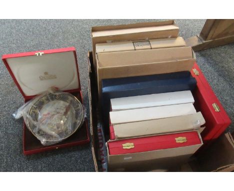Box containing Spode and other collectors plates in original boxes to include the Maritime English plates etc. (B.P. 21% + VA