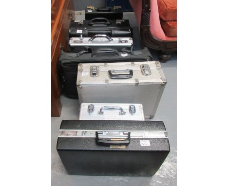 Collection of camera cases and bags, laptop case, briefcases etc. (9)(B.P. 21% + VAT) 