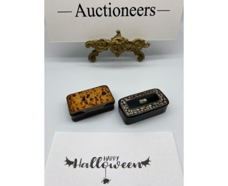 A Lot of two Victorian Snuff boxes, One made from horn and tortoise shell, the other made from paper mache and detailed with 