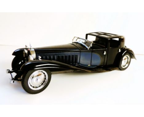 Franklin Mint 1930 Bugatti Royale Coupe Napoleon Diecast Model Car Scale 1:24. A Franklin Mint 1/24 Scale B11XF11 - 1930 Buga