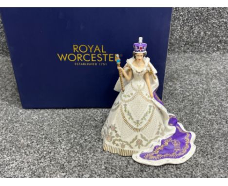 Royal Worcester HM Queen Elizabeth II diamond jubilee 2012 figure in original box