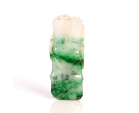 extra fine, antique, Chinese, jadeite toggle. The scale of color between milky white and apple green creates an harmonies pie
