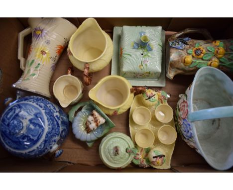 Pottery to incude a Copeland Spode lidded jar, Carlton Ware cabbage / fruit ware items, a Radford Art Deco jug and others (Qt