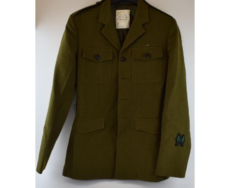 Vintage military army uniform dress jacket, Royal Irish Rangers. Size 182/92/76.  In good vintage condition.