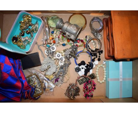 A quantity of mixed vintage and modern costume jewellery to include brooches, watches, necklaces, fashion bracelets, compacts