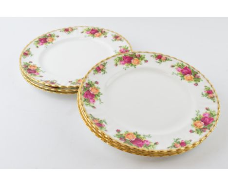 Royal Albert Old Country Roses set of 6 27cm dinner plates, first quality (6).  In good condition, some surface wear.