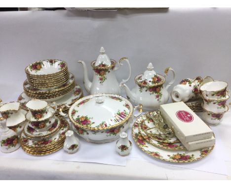 A Royal Albert dinner service in Old Country Roses pattern, all of first quality.