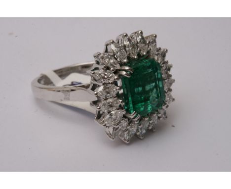 Emerald & diamond ring 14ct d.444 e.1.85