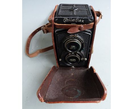 Rolleiflex Model 622 K2 TLR camera with Carl Zeiss Tessar f=7.5 1:3.5 lens, serial number 420972, in leather case