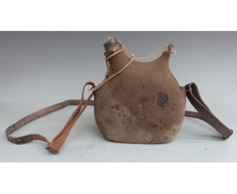 WW1 French Army cloth-covered water bottle with two stoppers and carry strap