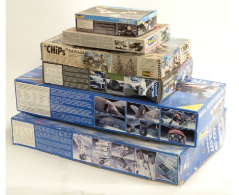 Five Revell 1:32, 1:24 and 1:72 scale plastic model kits including MiG-29 UB/GT 04751, Bristol Beaufighter Mk IF 04756, 'Chip