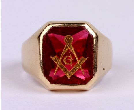 A 9ct gold Masonic signet ring, approx UK size 'R', 9g.