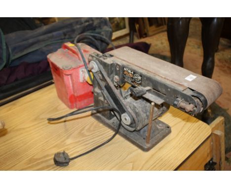 AN MT 46-4 TABLETOP BELT SANDER TOGETEHR WITH A POWER PACK