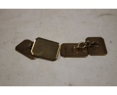 A PAIR OF 9CT GOLD CUFFLINKS