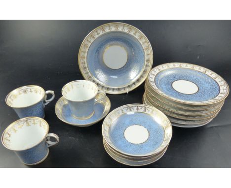 A Chamberlains Worcester fifteen piece part tea set, painted with pale blue and vermicular patternCONDITION: - six 18.5cm pla