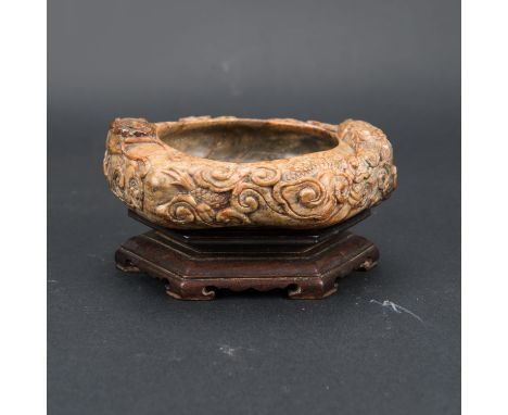 Chinese Stone Brush Washer, hexagonal rounded shape. With finelly carved dragons. Brown grey and red stone. Maybe jade? On he