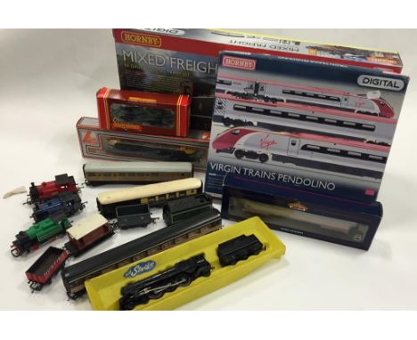 A COLLECTION OF HORNBY, BACHMANN, AND OTHER ELECTRIC TRAINS, and accessories