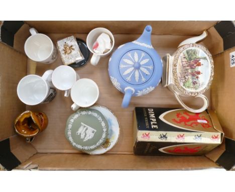 A mixed collection of items to include Sadler tea pot with hunting scene design together with similar Wedgwood Jasper ware it