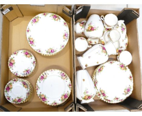A large collection of Royal Albert Old Country items to include dinner plates, side plates, vases, cups, saucers, etc. (2 Tra