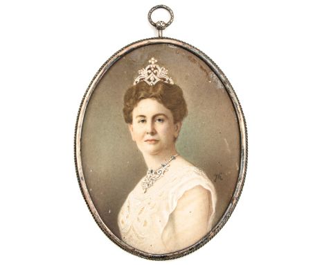 portrait of Queen Wilhelmina, on the occasion of the 25th anniversary, in silver frame 800/1000, with case, height 12 cm, inc