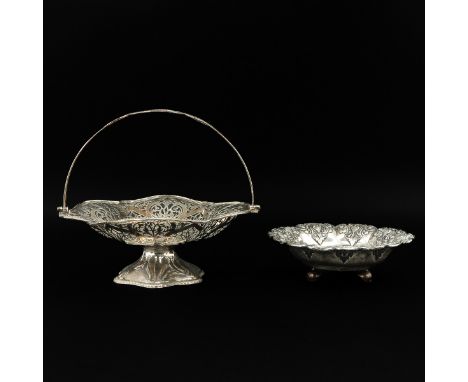 Consisting of 2 pieces of silver including silver choux basket with handle largest diameter 25 cm.