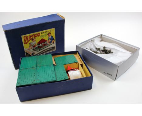 Toys - original boxed Bayko Building Set No 3, plus a shoebox of antique Toy lead Soldiers (qty)