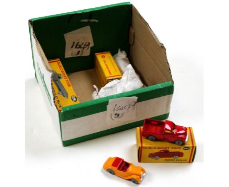 Dublo Dinky: 3x boxed: No.065 Morris, No.066 Bedford Flat Truck & No.069 Massey Tractor plus 3 others unboxed, generally Exce