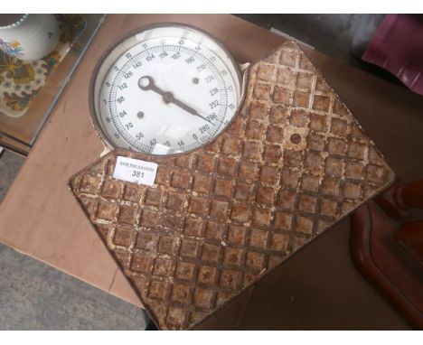 vintage set of scales( bale scales)