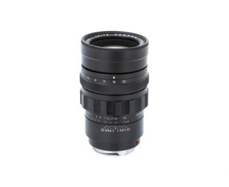 A Leitz Summicron f/2 90mm Lens,1971, black, serial no. 2500649, body, VG-E, elements, VG, some light internal haze to middle