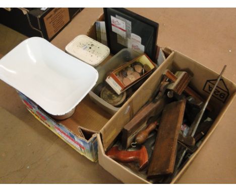 Kitchen scale & weights, tools etc