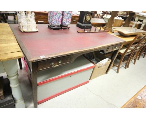 Early 20th century Oak and Leather Topped Desk