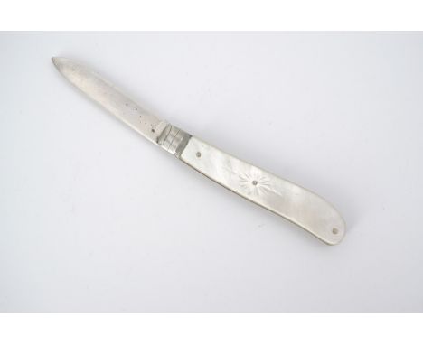 A George V silver and mother of pearl folding fruit knife, having foliate-engraved grip scales with inset cartouche and initi