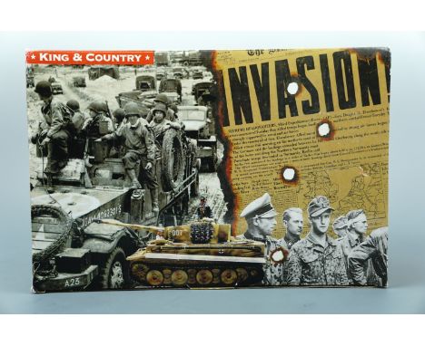 A King &amp; Country scale model 85 mm Gun